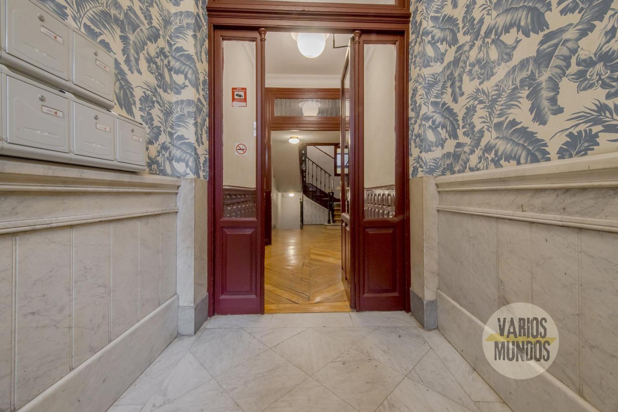 Elegant Apt Para 4Pax En Las Letras-Cortes Madrid Bagian luar foto