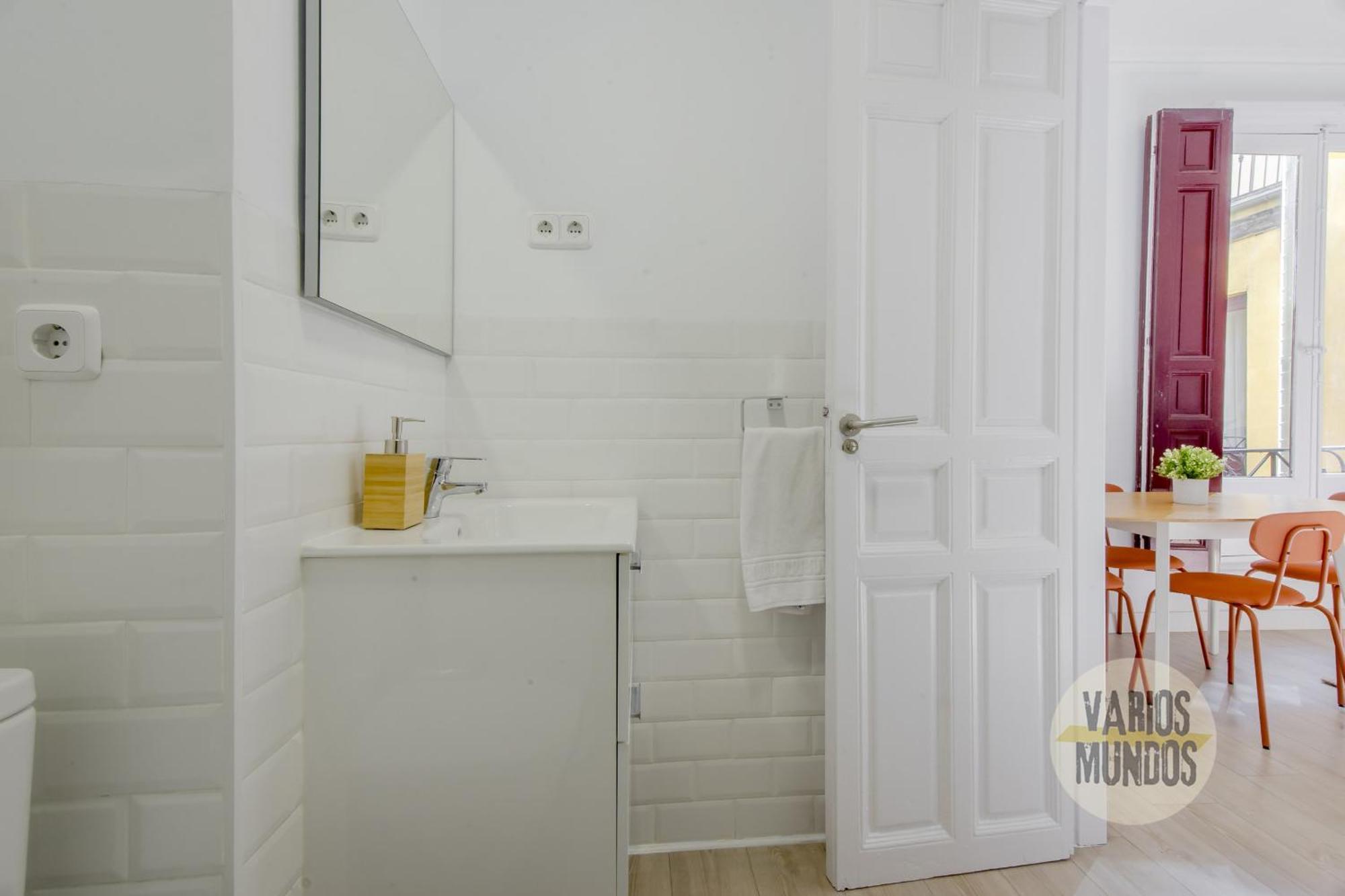 Elegant Apt Para 4Pax En Las Letras-Cortes Madrid Bagian luar foto
